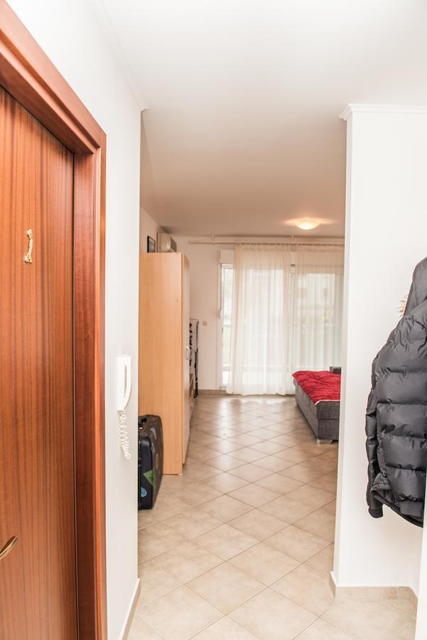 Studio Jere Near Sea Apartment Split Bagian luar foto